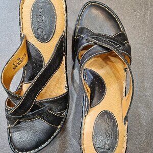 B O C black leather strap sandals